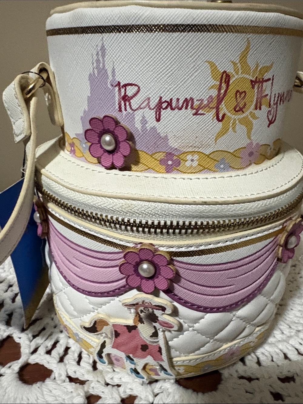 Danielle Nicole Disney Rapunzel & Flynn White and Pink Cake Crossbody Bag NWT - Picture 2 of 4